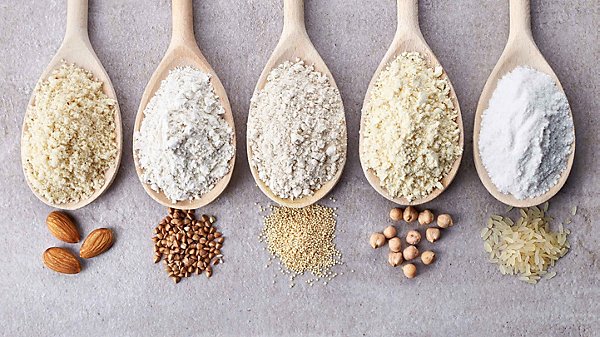 cinque-cucchiai-e-noci-e-cereali.jpg